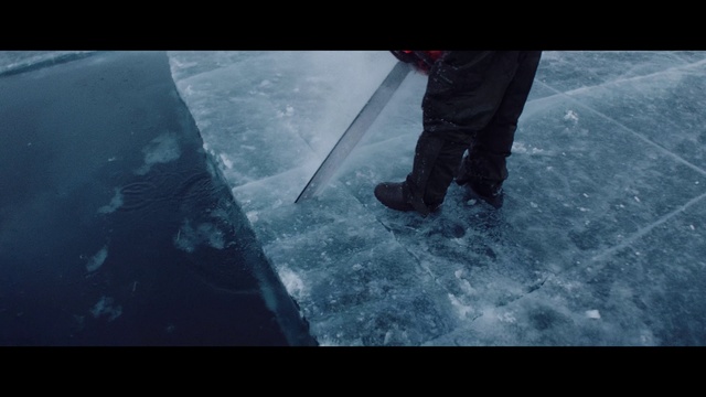 Video Reference: Hood, Asphalt, Sky, Road surface, Freezing, Flooring, Recreation, Tints and shades, Glass, Human leg
