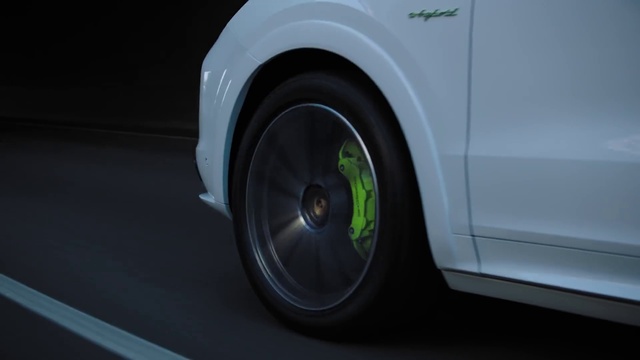 Video Reference: Tire, Wheel, Car, Vehicle, Automotive lighting, Hood, Automotive tire, Tread, Automotive design, Hubcap