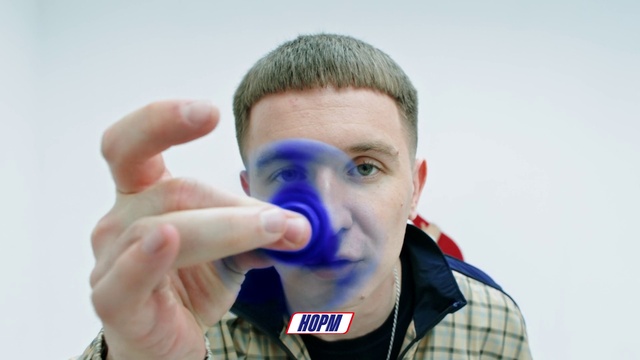 Video Reference: Nose, Hand, Eyebrow, Vision care, Eyelash, Ear, Jaw, Neck, Gesture, Eyewear