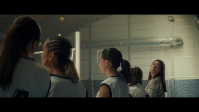 Video Reference: Hair, Flash photography, Gesture, Fun, Event, Eyewear, Conversation, Room, Crowd, Darkness