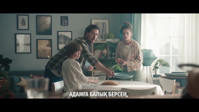 Video Reference: Picture frame, Cooking, Table, Kitchen, Countertop, Service, Event, Sharing, T-shirt, Sitting