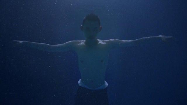 Video Reference: Water, Underwater, Sky, Cloud, Gesture, Atmospheric phenomenon, Chest, Barechested, Swimmer, Recreation