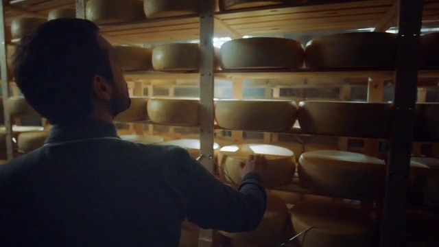 Video Reference: Tints and shades, Air travel, Room, Passenger, Fun, T-shirt, Night, Darkness, Public transport, Automotive lighting