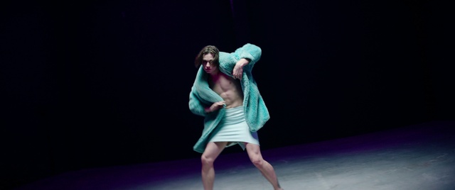 Video Reference: Dress, Flash photography, Dance, Choreography, Performing arts, Entertainment, Event, Happy, Leisure, Acting