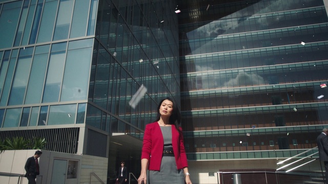 Video Reference: Building, Daytime, Tower block, Architecture, City, Commercial building, Facade, Metropolitan area, Urban area, Condominium