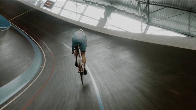 Video Reference: Bicycle, Bicycles--Equipment and supplies, Tire, Land vehicle, Wheel, Vehicle, Bicycle frame, Bicycle tire, Bicycle handlebar, Track cycling