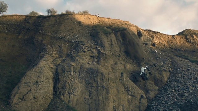 Video Reference: Sky, Cloud, Mountain, Bedrock, Slope, Terrain, Mountainous landforms, Landscape, Formation, Geological phenomenon