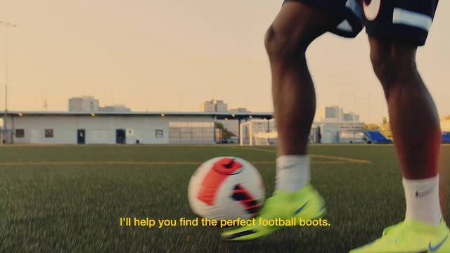 Video Reference: Sky, Sports equipment, Sports gear, Football, Ball, Grass, Thigh, Player, Knee, Sports