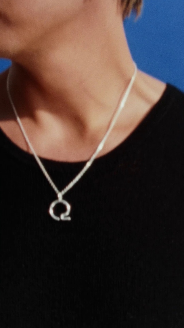 Video Reference: Body jewelry, Neck, Sleeve, Grey, Necklace, Chest, Eyewear, Jewellery, Metal, Jewelry making