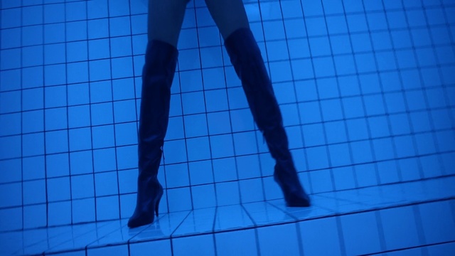 Video Reference: Water, Blue, Azure, Gesture, Swimming pool, Aqua, Knee, Thigh, Electric blue, Pattern