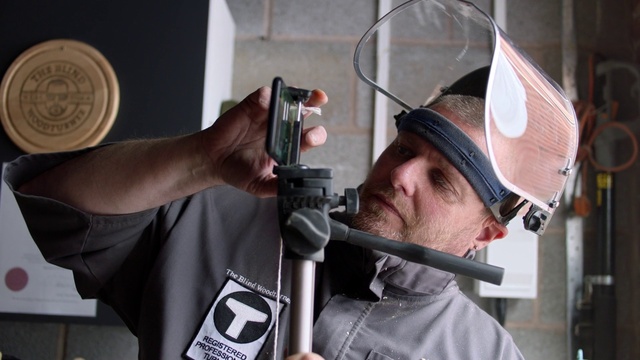 Video Reference: Engineering, Personal protective equipment, Cameras & optics, Audio equipment, Shooting, Recreation, Cinematographer, Optical instrument, Microphone stand, Camera operator