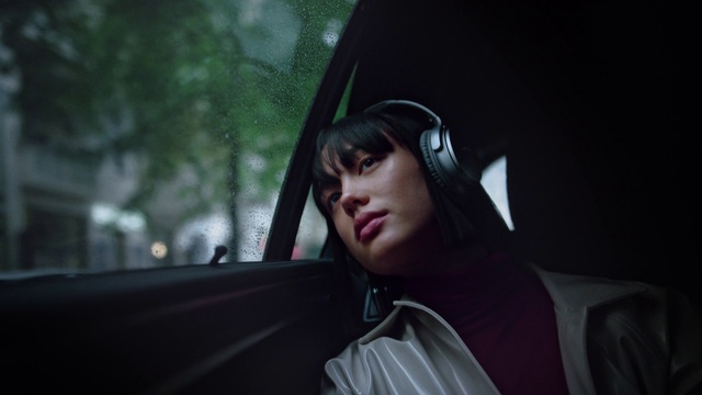 Video Reference: Automotive lighting, Vision care, Flash photography, Automotive mirror, Automotive design, Eyewear, Personal luxury car, Tree, Tints and shades, Black hair