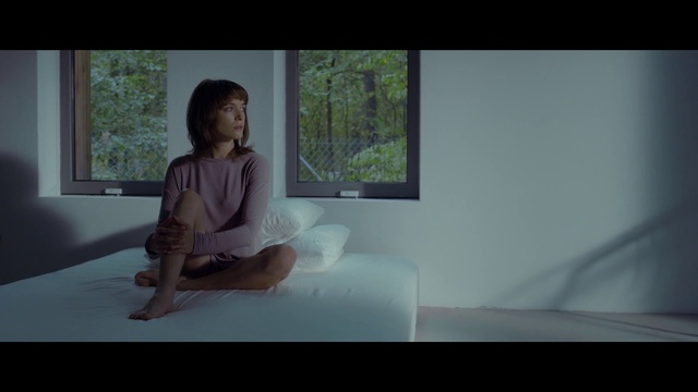 Video Reference: Window, Comfort, Wood, Tree, Rectangle, Knee, Flooring, Foot, Thigh, Human leg