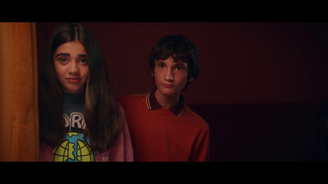 Video Reference: Head, Flash photography, T-shirt, Event, Darkness, Games, Child, Conversation, Animation, Room