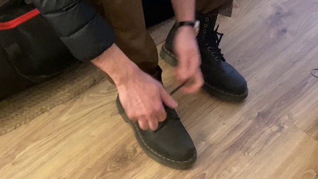 Video Reference: Footwear, Shoe, Leg, Wood, Floor, Flooring, Hardwood, Foot, Human leg, Electric blue