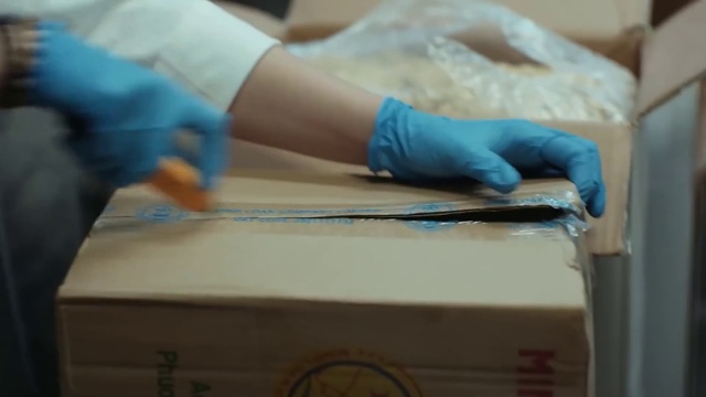Video Reference: Hand, Wood, Safety glove, Finger, Gas, Glove, Engineering, Science, Thumb, Wrist