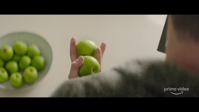 Video Reference: Plant, Food, Organism, Gesture, Terrestrial plant, Natural foods, Ingredient, Grass, Macro photography, Flowering plant