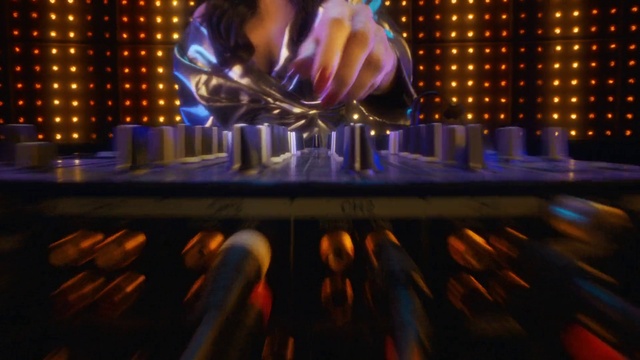 Video Reference: Light, Purple, Entertainment, Performing arts, Music, Electric blue, Event, Decoration, Music venue, Water feature