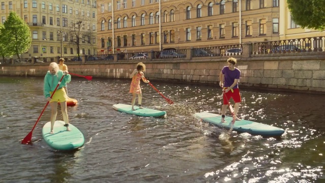 Video Reference: Water, Building, Paddle, Window, Watercraft, Boats and boating--Equipment and supplies, Outdoor recreation, Vehicle, Boat, Lake