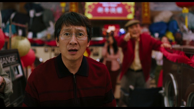 Video Reference: Shirt, Fun, Leisure, Eyewear, Event, Recreation, T-shirt, Crowd, City, Street