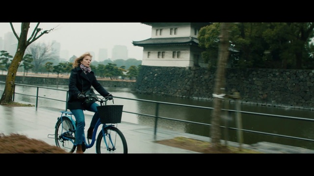 Video Reference: Bicycle, Wheel, Water, Tire, Bicycles--Equipment and supplies, Bicycle wheel, Bicycle handlebar, Bicycle tire, Fence, Happy