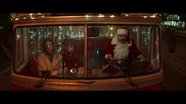 Video Reference: Land vehicle, Vehicle, Motor vehicle, Automotive lighting, Car, Mode of transport, Window, Automotive exterior, Automotive mirror, Beard