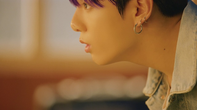 Video Reference: Hair, Forehead, Nose, Cheek, Skin, Lip, Eyebrow, Shoulder, Eyelash, Ear