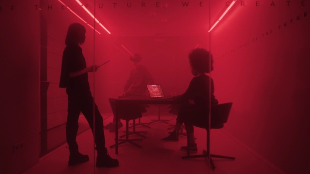 Video Reference: Musical instrument, Musician, Musical keyboard, Keyboard, Music, Chair, Entertainment, Performing arts, Table, Artist