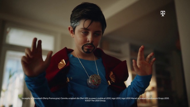 Video Reference: Hand, Arm, Flash photography, Gesture, Happy, Finger, Electronic device, Audio equipment, Thumb, Event