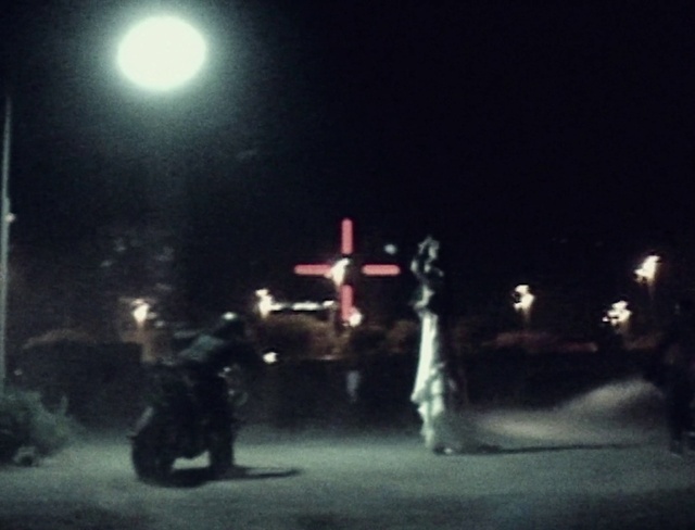 Video Reference: Tire, Wheel, Automotive lighting, Light, Vehicle, Street light, Cross, Midnight, Tints and shades, Event