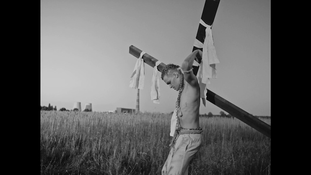 Video Reference: Sky, Plant, Flash photography, Happy, Gesture, Cloud, Style, Black-and-white, People in nature, Grass