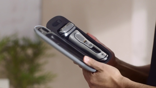 Video Reference: Hand, Mobile phone, Communication Device, Portable communications device, Gesture, Telephony, Finger, Gadget, Bumper, Everyday carry