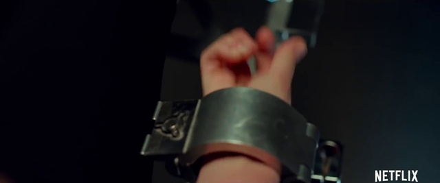 Video Reference: Gesture, Finger, Thumb, Wrist, Nail, Human leg, Thigh, Toe, Foot, Musical instrument accessory