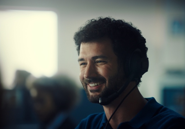 Video Reference: Forehead, Smile, Chin, Eyebrow, Mouth, Jheri curl, Beard, Flash photography, Jaw, Neck