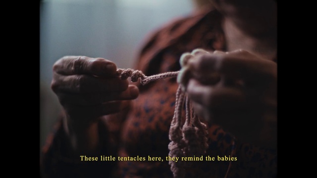 Video Reference: Human body, Jaw, Neck, Gesture, Nail, Cloud, Wrist, Wrinkle, Heat, Thumb