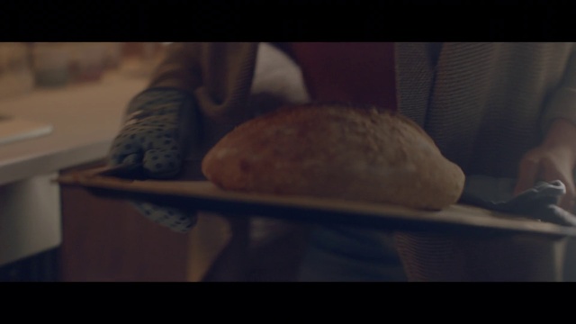 Video Reference: Cloud, Comfort, Sky, Food, Ingredient, Tints and shades, Dough, Fast food, Gluten, Linens