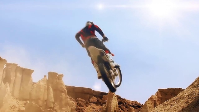 Video Reference: Tire, Wheel, Sky, Helmet, Bicycle, Bicycles--Equipment and supplies, Bicycle frame, Vehicle, Automotive tire, Bicycle wheel