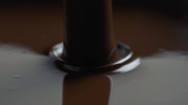 Video Reference: Tints and shades, Rim, Circle, Metal, Cylinder, Composite material, Wood, Steel, Lighting accessory, Pattern