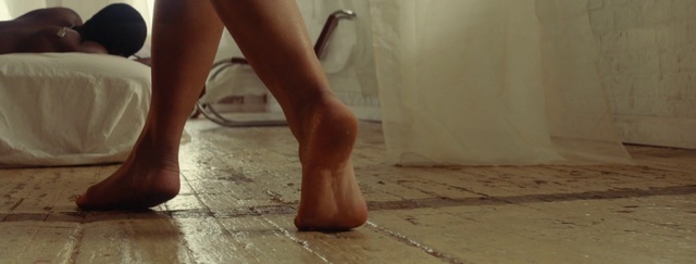 Video Reference: Leg, Wood, Flooring, Floor, Knee, Hardwood, Foot, Calf, Human leg, Barefoot