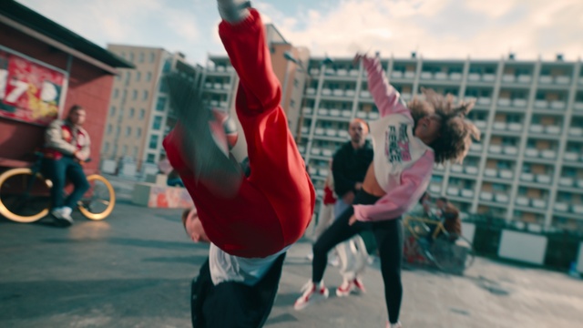 Video Reference: Tire, Wheel, Sky, Cloud, Shorts, Happy, Performing arts, Entertainment, Leisure, Fun