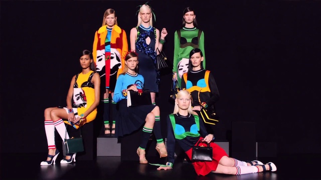 Video Reference: Dress, Entertainment, Performing arts, Choreography, Event, Performance art, Team, Acting, Costume, Stage