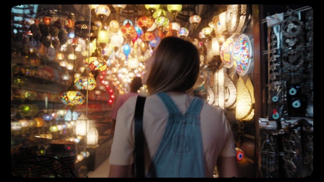 Video Reference: Temple, Fun, City, Beauty, Event, Happy, Human settlement, Travel, Glass, Recreation