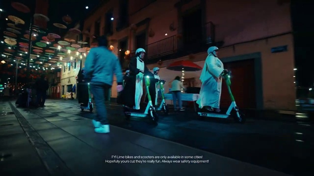Video Reference: Entertainment, Hat, Performing arts, Event, Electric blue, Darkness, Performance art, Stage, Fun, Night