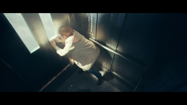 Video Reference: Flash photography, Tints and shades, Elbow, Font, Darkness, Recreation, Flooring, Shadow, T-shirt, Fun