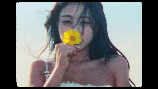 Video Reference: Flower, Lip, Plant, Smile, Eyelash, Mouth, Jaw, Neck, Happy, Gesture