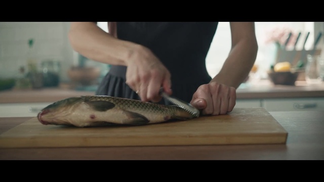 Video Reference: Food, Fish, Fin, Wood, Seafood, Conger eel, Wrist, Fish products, Serpent, Cooking