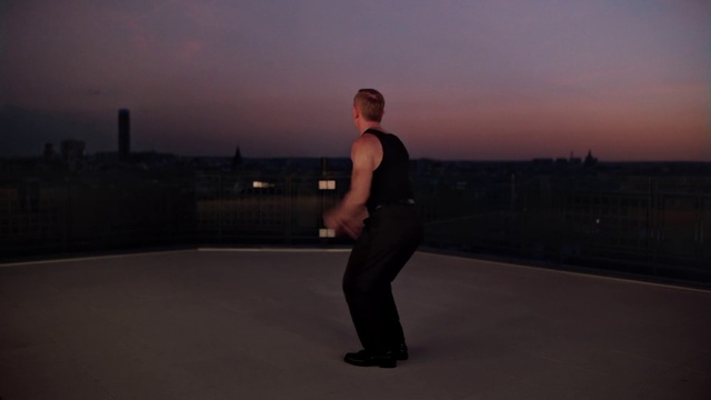 Video Reference: Sky, Flash photography, Knee, Dusk, Elbow, Asphalt, Horizon, Sportswear, Landscape, Human leg