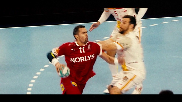 Video Reference: Sports uniform, Shorts, Active shorts, Sports jersey, Jersey, Sports equipment, World, Gesture, Sleeve, Sportswear