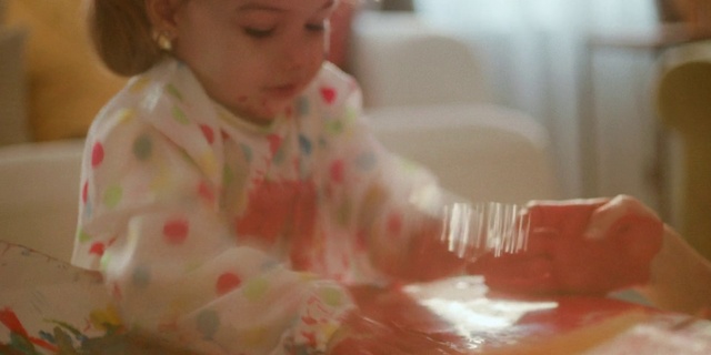 Video Reference: Skin, Sleeve, Baby & toddler clothing, Baby, Toddler, Child, Beauty, Food, Baby food, Comfort food