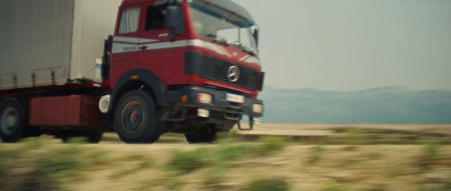 Video Reference: Wheel, Tire, Vehicle, Automotive tire, Motor vehicle, Automotive lighting, Truck, Tread, Sky, Bumper